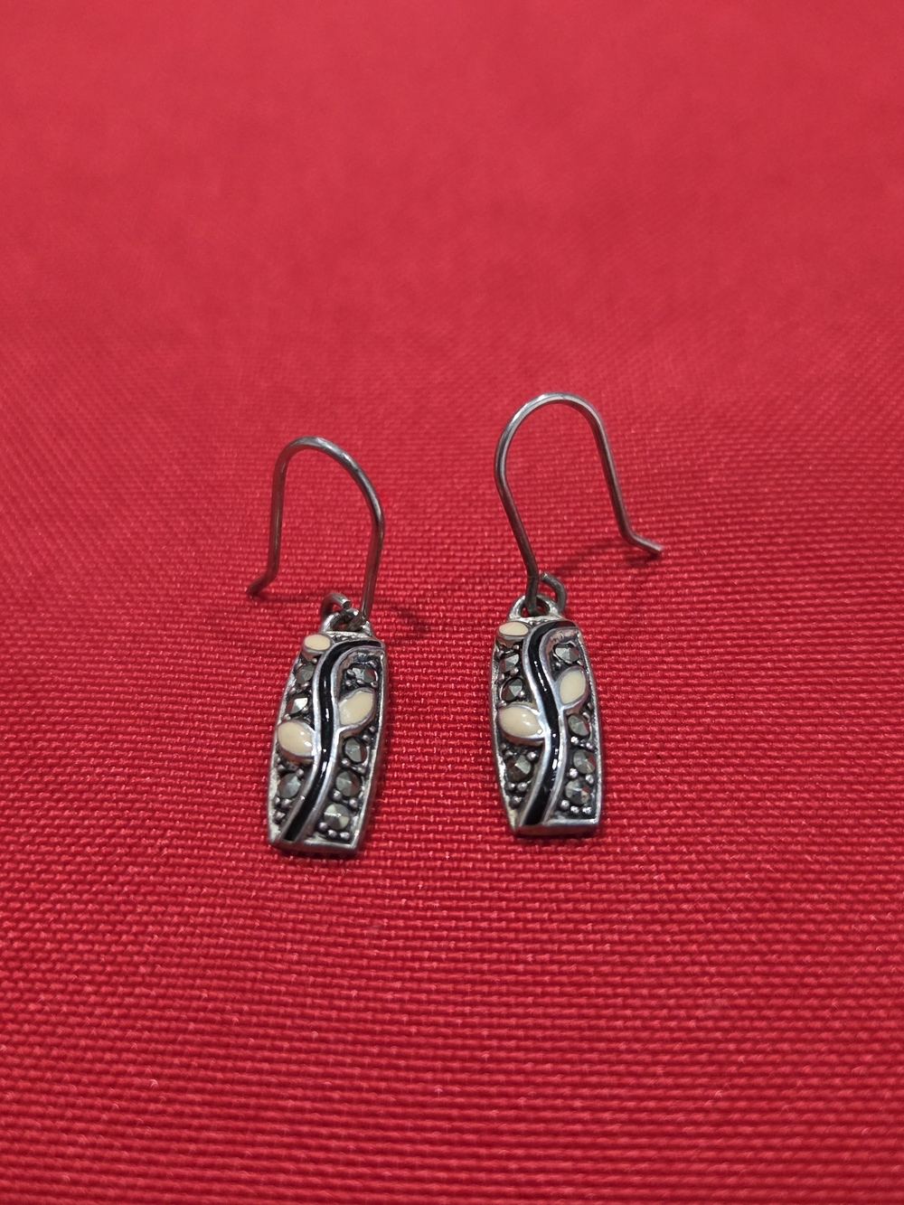 Sterling Silver Dangle Earrings with Pearl Inlay
